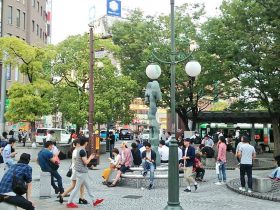 神戸三宮閉鎖中のパイ山